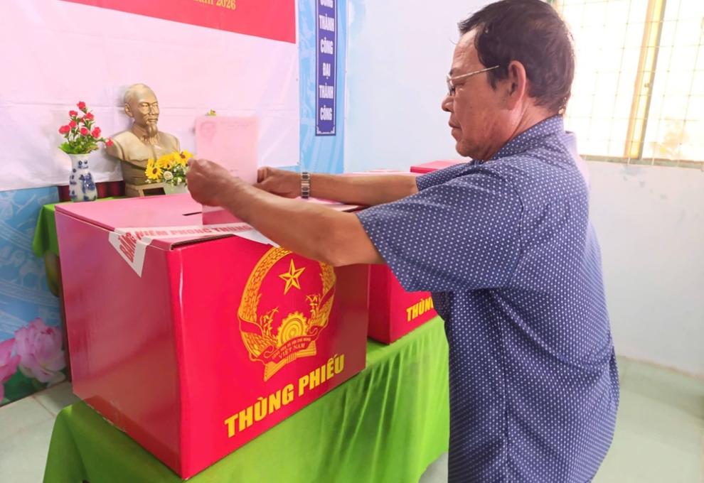 Cử tri Long Kiến nô nức đi bầu cử