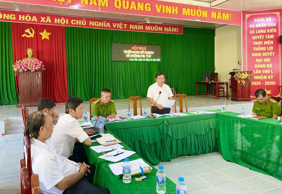 Long Kiến phấn đấu ít nhất 50% ấp đạt tiêu chí không ma tuý