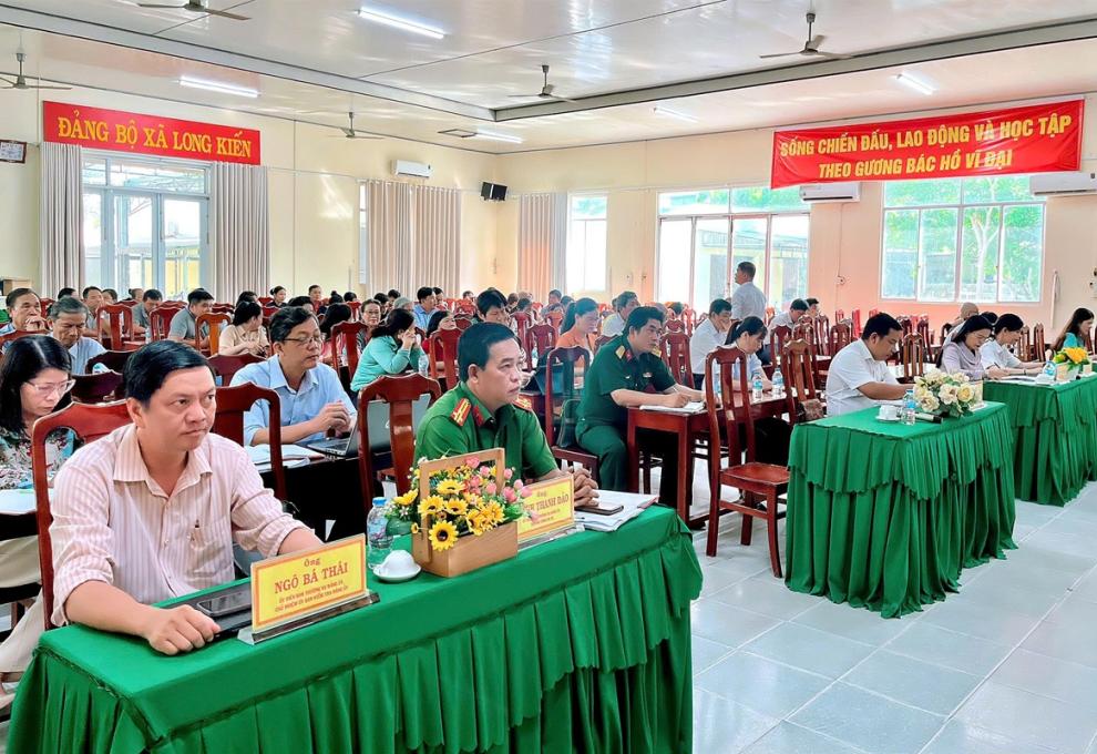 Tổ đại biểu HĐND tỉnh tiếp xúc cử tri trước kỳ họp tại xã Long Kiến