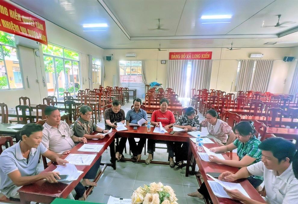 LONG KIẾN TRIỂN KHAI KẾ HOẠCH ĐỀ ÁN LẤY Ý KIẾN CỬ TRI SẮP XẾP ẤP