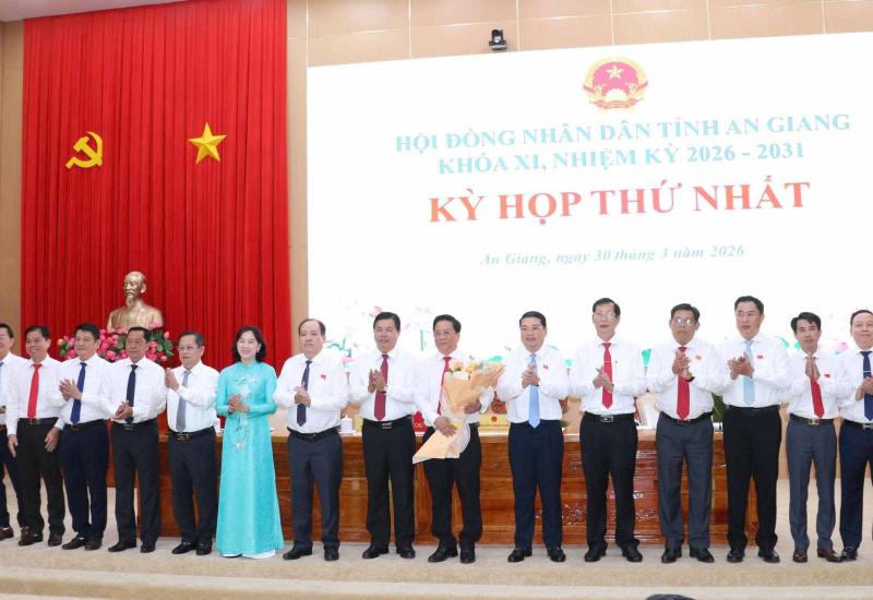 Đồng chí Hồ Văn Mừng tái đắc cử Chủ tịch UBND tỉnh An Giang