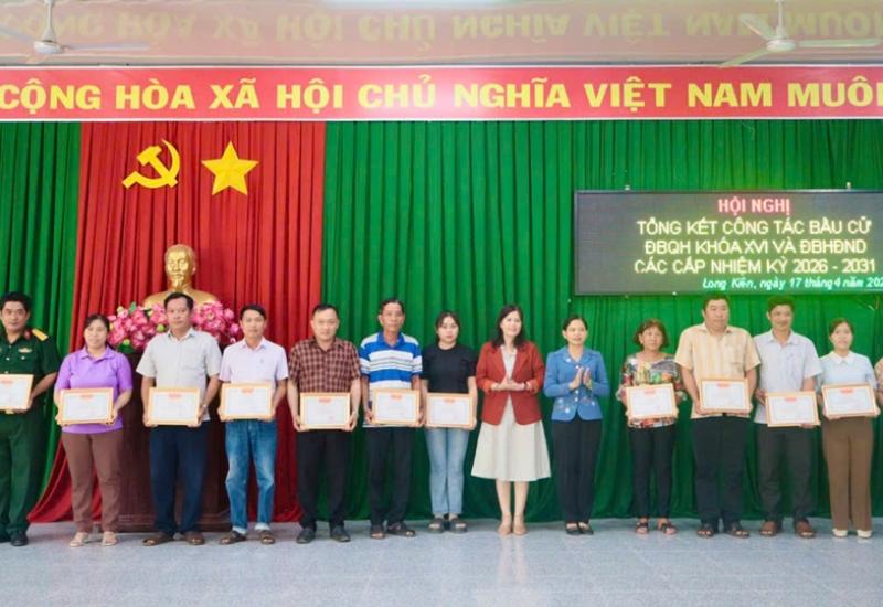 Hội nghị tổng kết công tác bầu cử xã Long Kiến