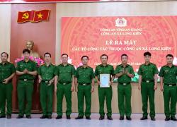 CÔNG AN XÃ LONG KIẾN RA MẮT CÁC TỔ CÔNG TÁC TRỰC THUỘC