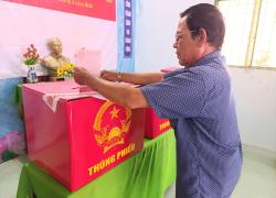 Cử tri Long Kiến nô nức đi bầu cử
