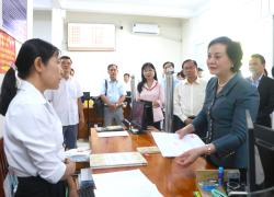 Phó Thủ tướng Chính phủ Phạm Thị Thanh Trà kiểm tra mô hình chính quyền địa phương 2 cấp tại phường Vĩnh Tế