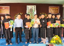 Lễ trao Quyết định hợp nhất và chuẩn y nhân sự Ban trị Ban Trị sự Phật giáo Hòa Hảo xã Long Kiến