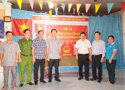 Tỉnh kiểm tra công tác bầu cử và tuyển quân tại xã Long Kiến